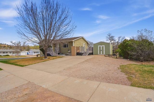 2102 OAK AVE, Rapid City, SD 57701