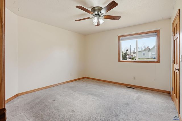 2102 OAK AVE, Rapid City, SD 57701