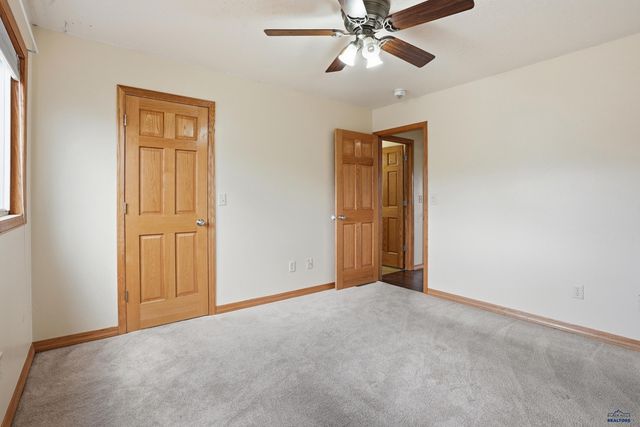 2102 OAK AVE, Rapid City, SD 57701