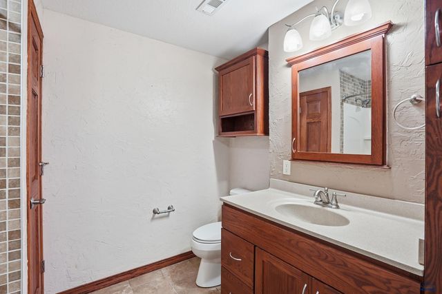 2102 OAK AVE, Rapid City, SD 57701