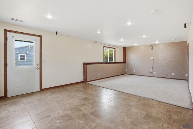 2102 OAK AVE, Rapid City, SD 57701