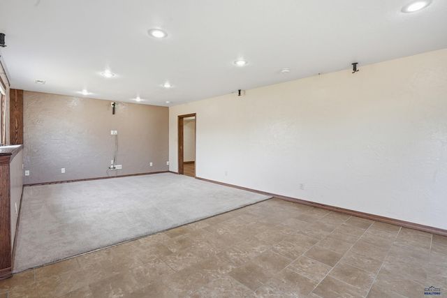 2102 OAK AVE, Rapid City, SD 57701