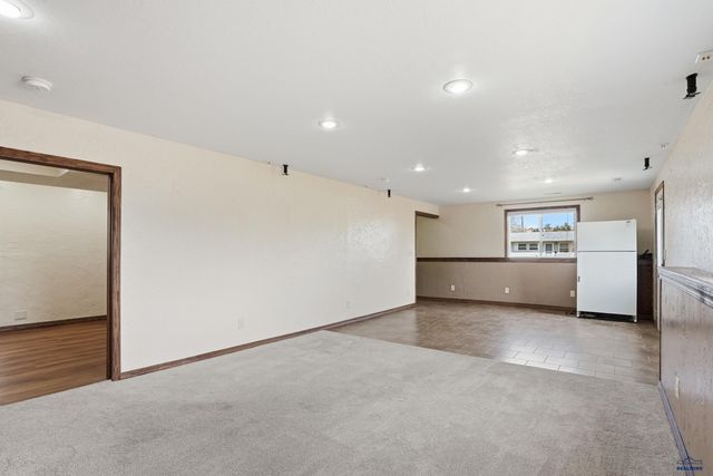 2102 OAK AVE, Rapid City, SD 57701