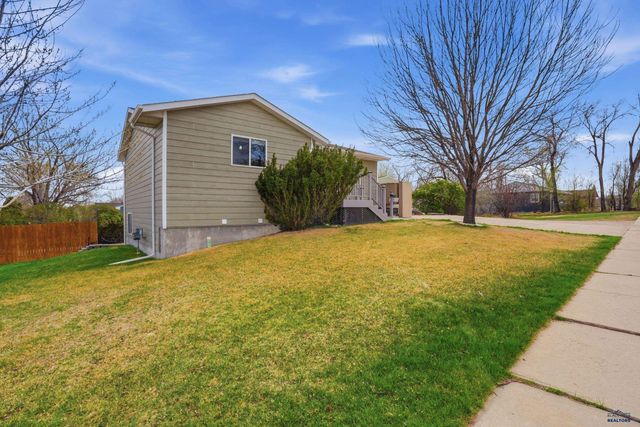2102 OAK AVE, Rapid City, SD 57701