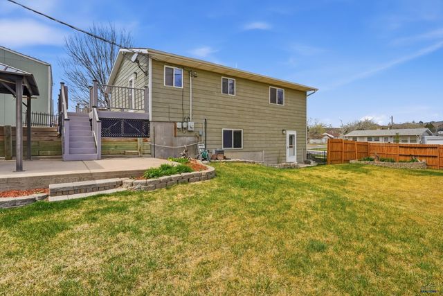 2102 OAK AVE, Rapid City, SD 57701