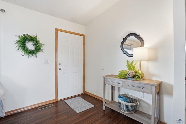 2102 OAK AVE, Rapid City, SD 57701