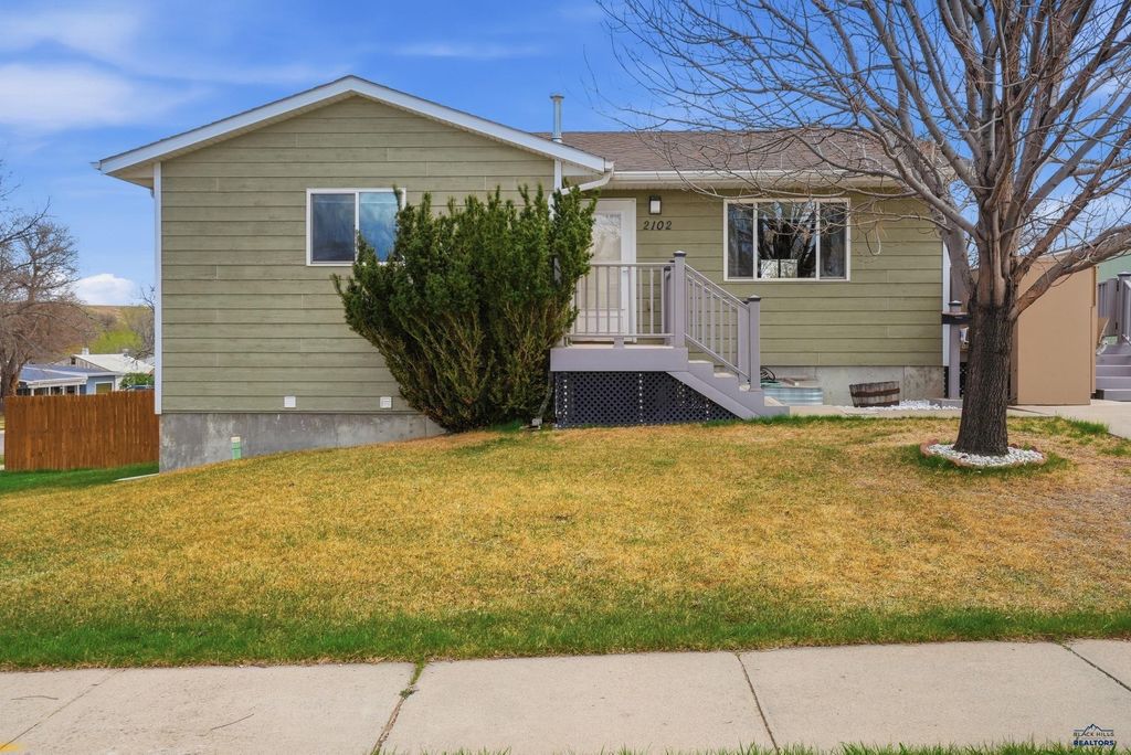 2102 OAK AVE, Rapid City, SD 57701