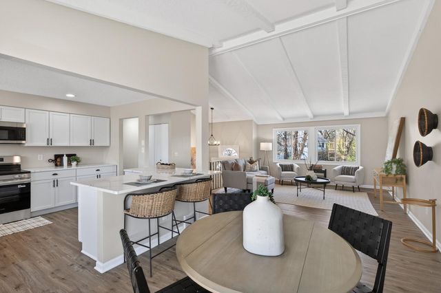 116 Knoll Circle E, Burnsville, MN 55337