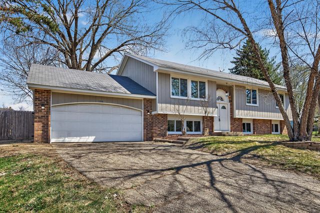 116 Knoll Circle E, Burnsville, MN 55337