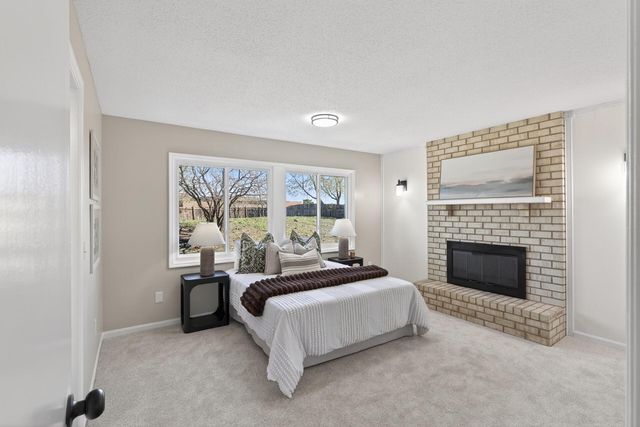 116 Knoll Circle E, Burnsville, MN 55337