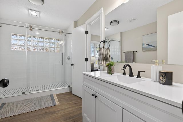 116 Knoll Circle E, Burnsville, MN 55337