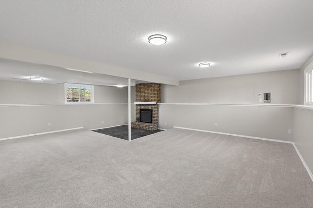 116 Knoll Circle E, Burnsville, MN 55337