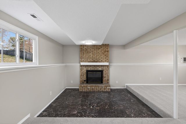 116 Knoll Circle E, Burnsville, MN 55337