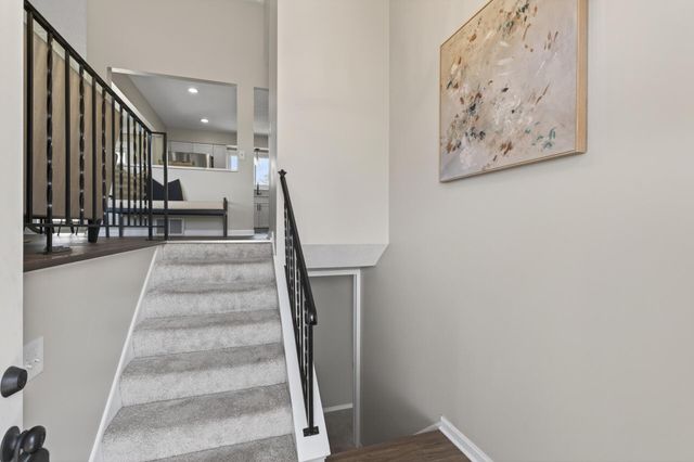 116 Knoll Circle E, Burnsville, MN 55337