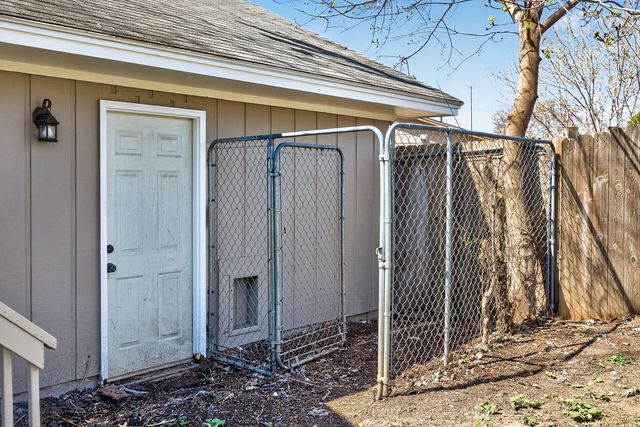 116 Knoll Circle E, Burnsville, MN 55337