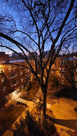 7210 Oak Avenue 4SW, River Forest, IL 60305