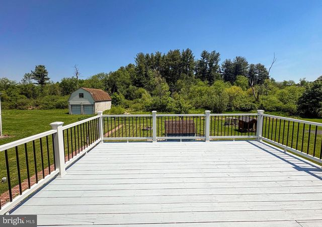 89 RACE ST, Bechtelsville, PA 19505