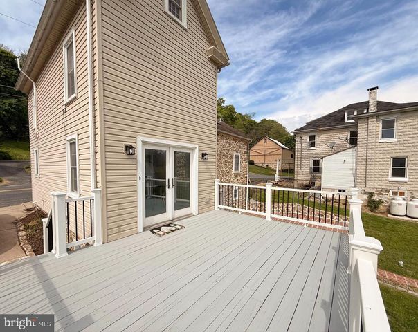 89 RACE ST, Bechtelsville, PA 19505