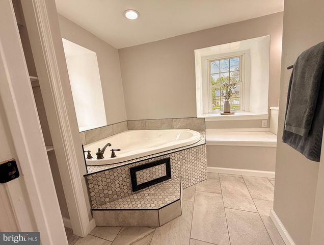 89 RACE ST, Bechtelsville, PA 19505