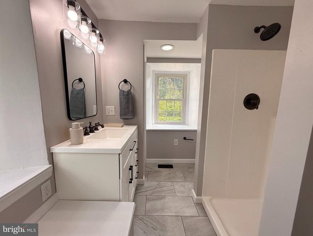 89 RACE ST, Bechtelsville, PA 19505