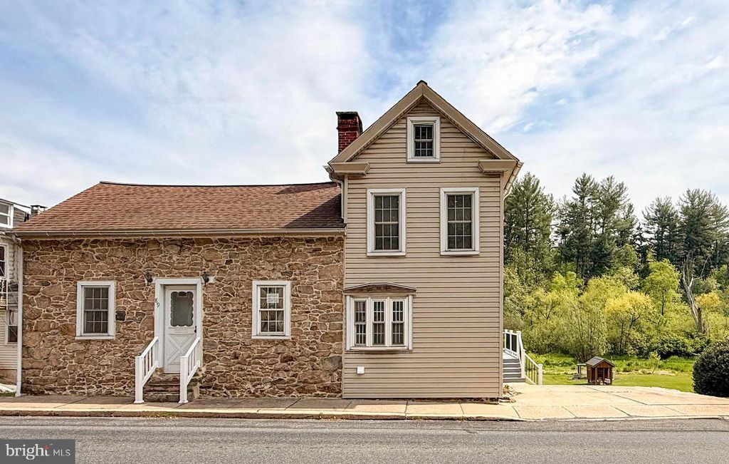 89 RACE ST, Bechtelsville, PA 19505