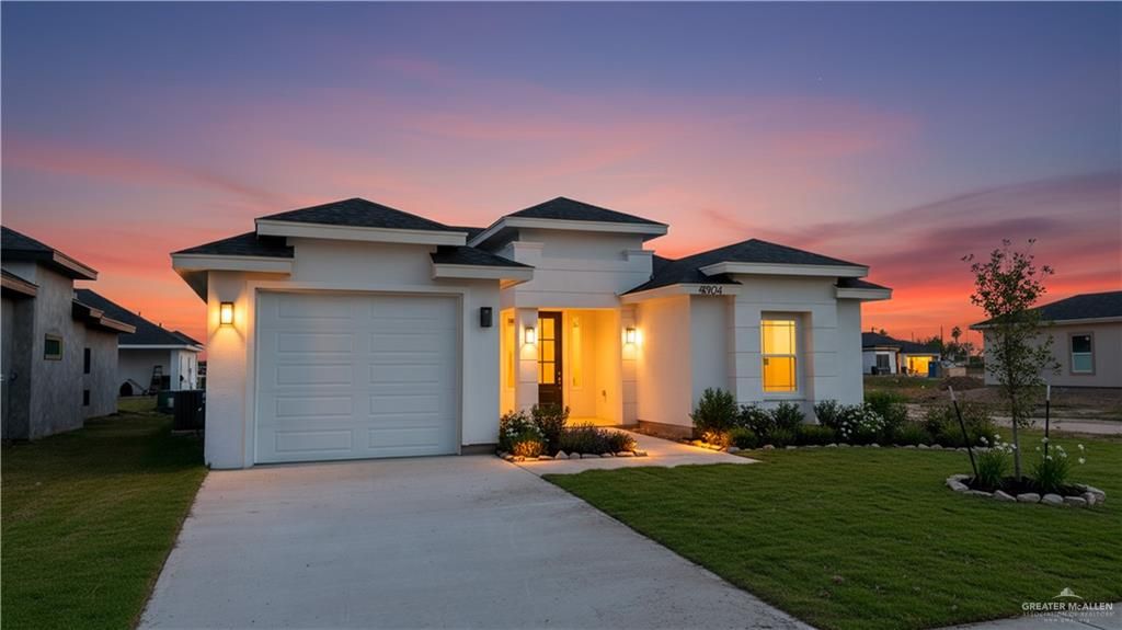 5904 N Gira Del Sol Street, Edinburg, TX 78542