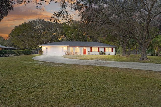 2902 Grove Drive, Fort Pierce, FL 34981