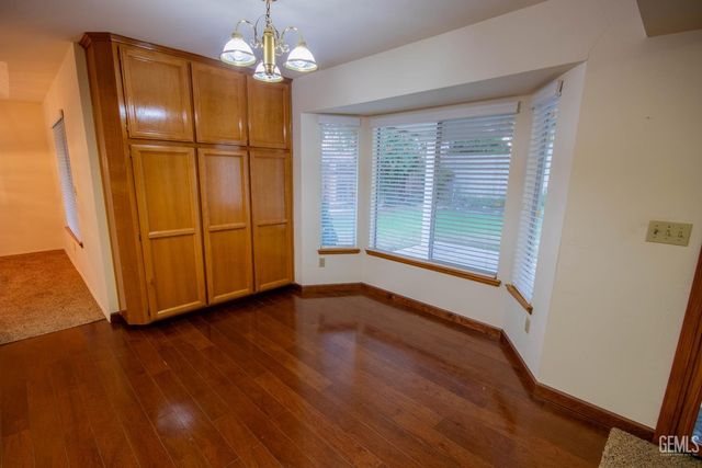 7408 Feather River Drive, Bakersfield, CA 93308