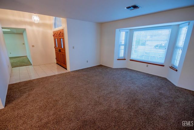 7408 Feather River Drive, Bakersfield, CA 93308