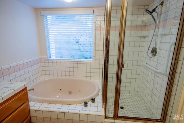 7408 Feather River Drive, Bakersfield, CA 93308