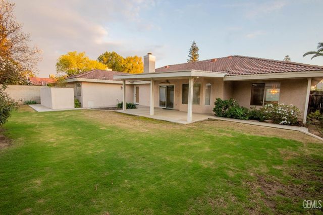 7408 Feather River Drive, Bakersfield, CA 93308