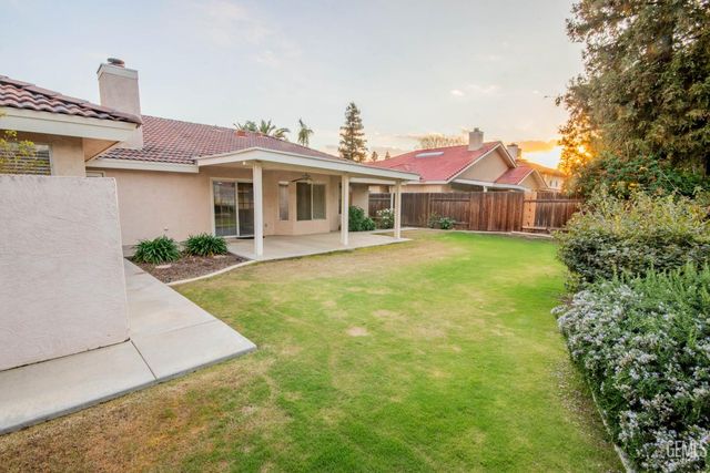 7408 Feather River Drive, Bakersfield, CA 93308