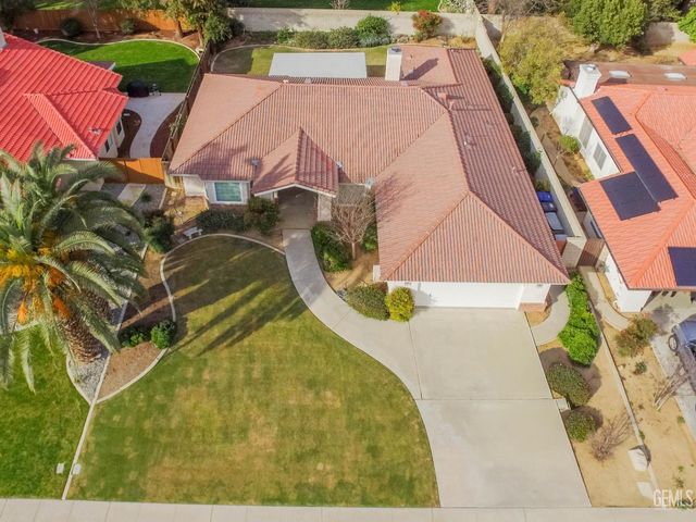 7408 Feather River Drive, Bakersfield, CA 93308