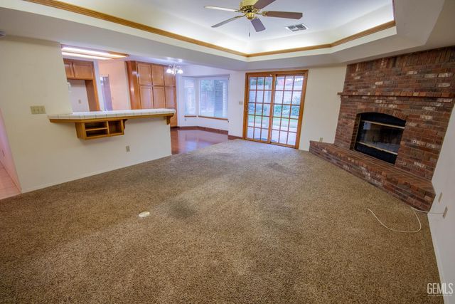 7408 Feather River Drive, Bakersfield, CA 93308