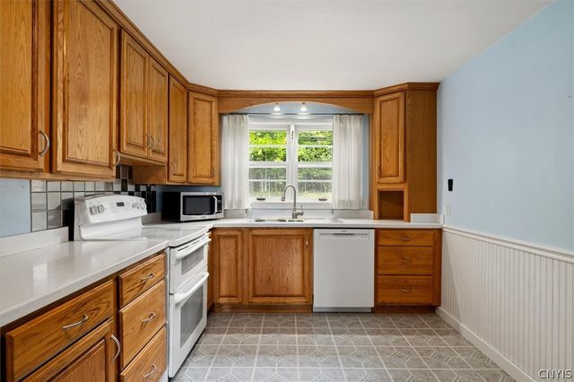 8940 Cazenovia Road, Pompey, NY 13138