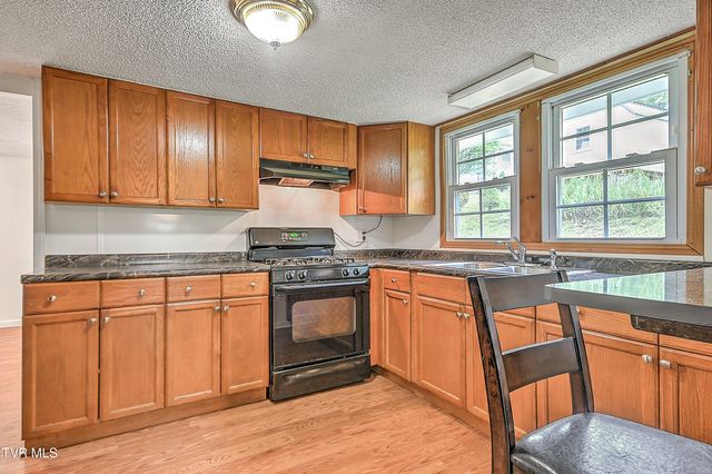 510 Cherokee Drive, Mount Carmel, TN 37645