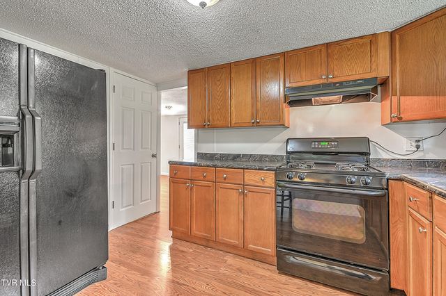 510 Cherokee Drive, Mount Carmel, TN 37645