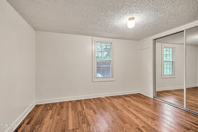 510 Cherokee Drive, Mount Carmel, TN 37645
