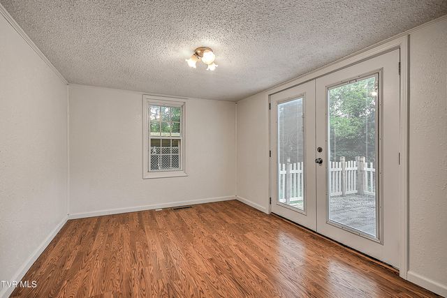 510 Cherokee Drive, Mount Carmel, TN 37645