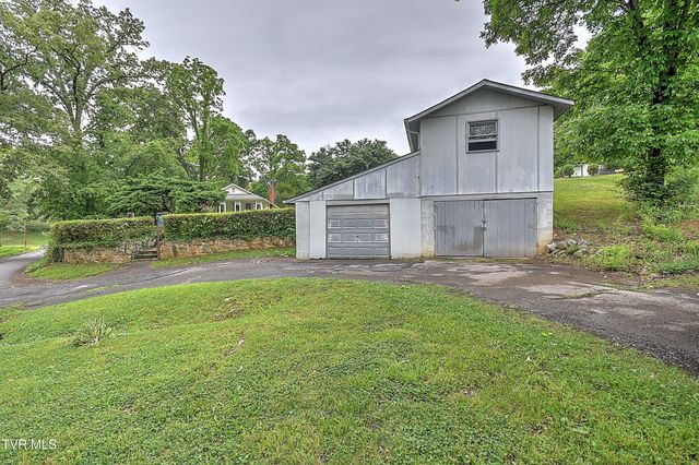 510 Cherokee Drive, Mount Carmel, TN 37645
