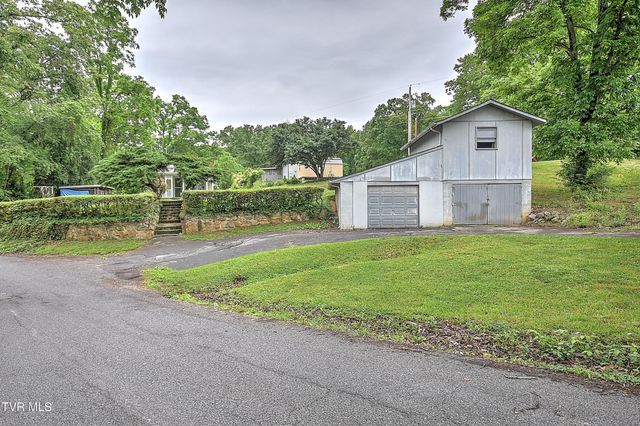 510 Cherokee Drive, Mount Carmel, TN 37645