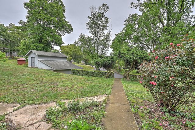 510 Cherokee Drive, Mount Carmel, TN 37645