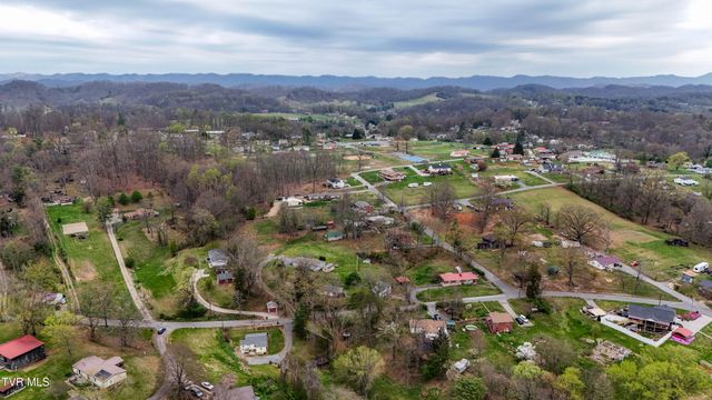 510 Cherokee Drive, Mount Carmel, TN 37645