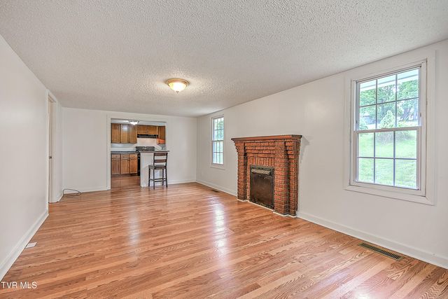 510 Cherokee Drive, Mount Carmel, TN 37645