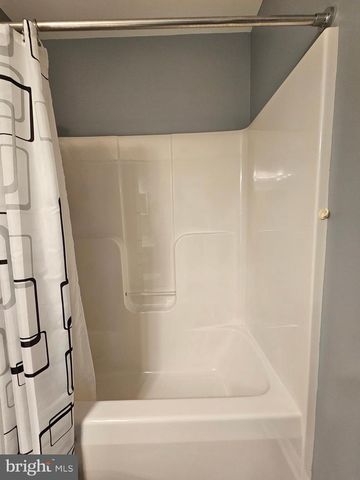 314 FAIRWAY DR, Locust Grove, VA 22508