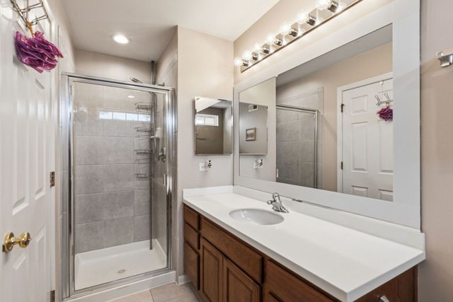 136 Durango Drive, Gilberts, IL 60136