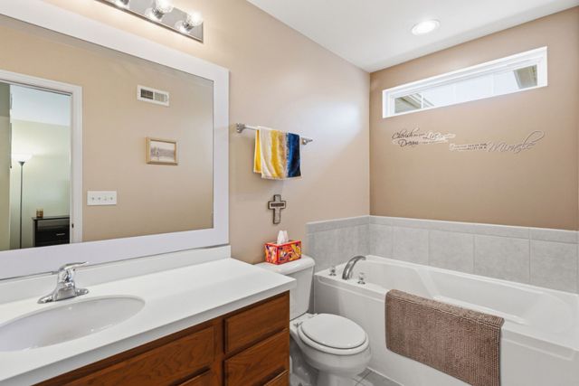 136 Durango Drive, Gilberts, IL 60136