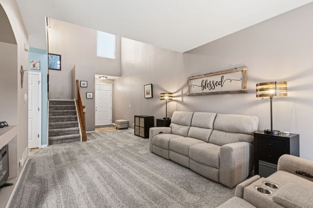 136 Durango Drive, Gilberts, IL 60136