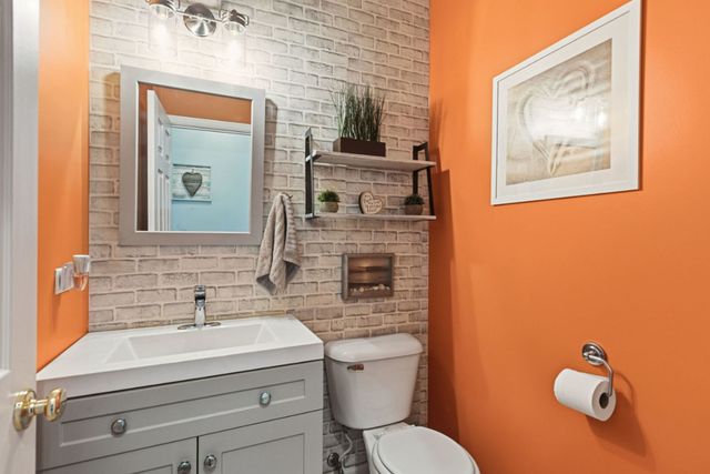 136 Durango Drive, Gilberts, IL 60136