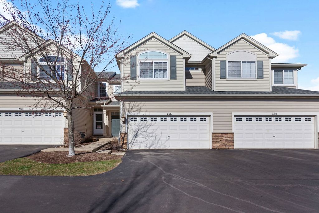 136 Durango Drive, Gilberts, IL 60136